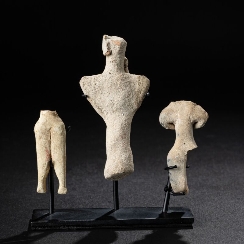 Three Figure Fragments on a Single Stand